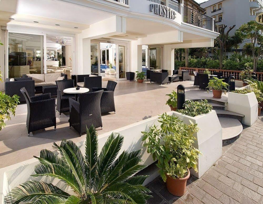 Hotel Prestige กัตตอลิกา ภายนอก รูปภาพ
